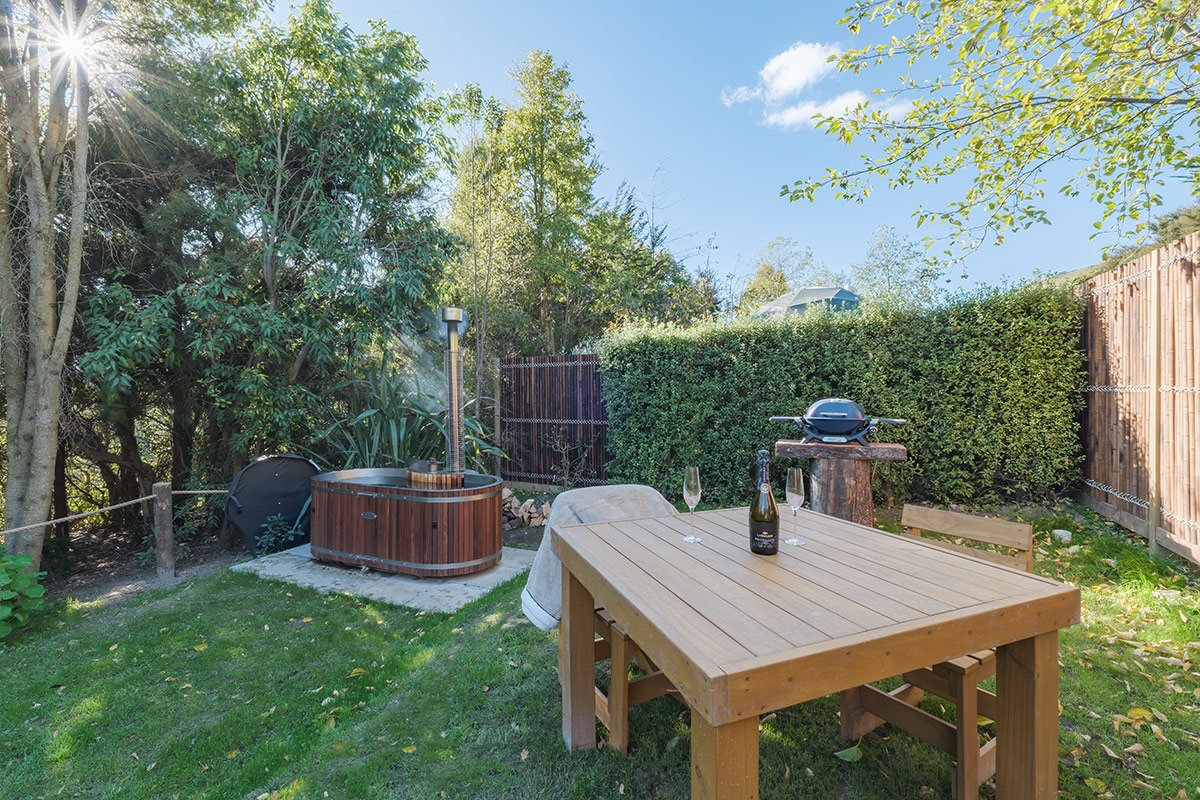 Dumblane Geodome wood fired hot tub and dining