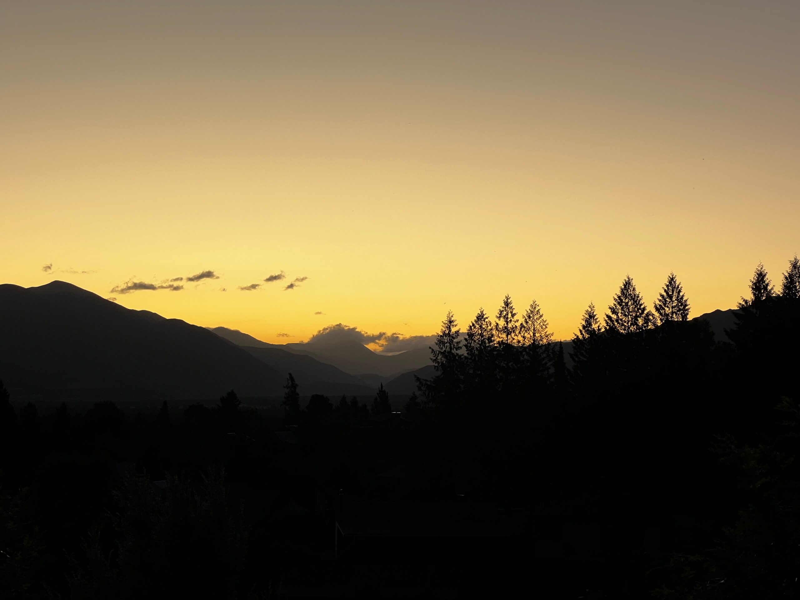 Hanmer Glamping sunrise from the yard and gardens