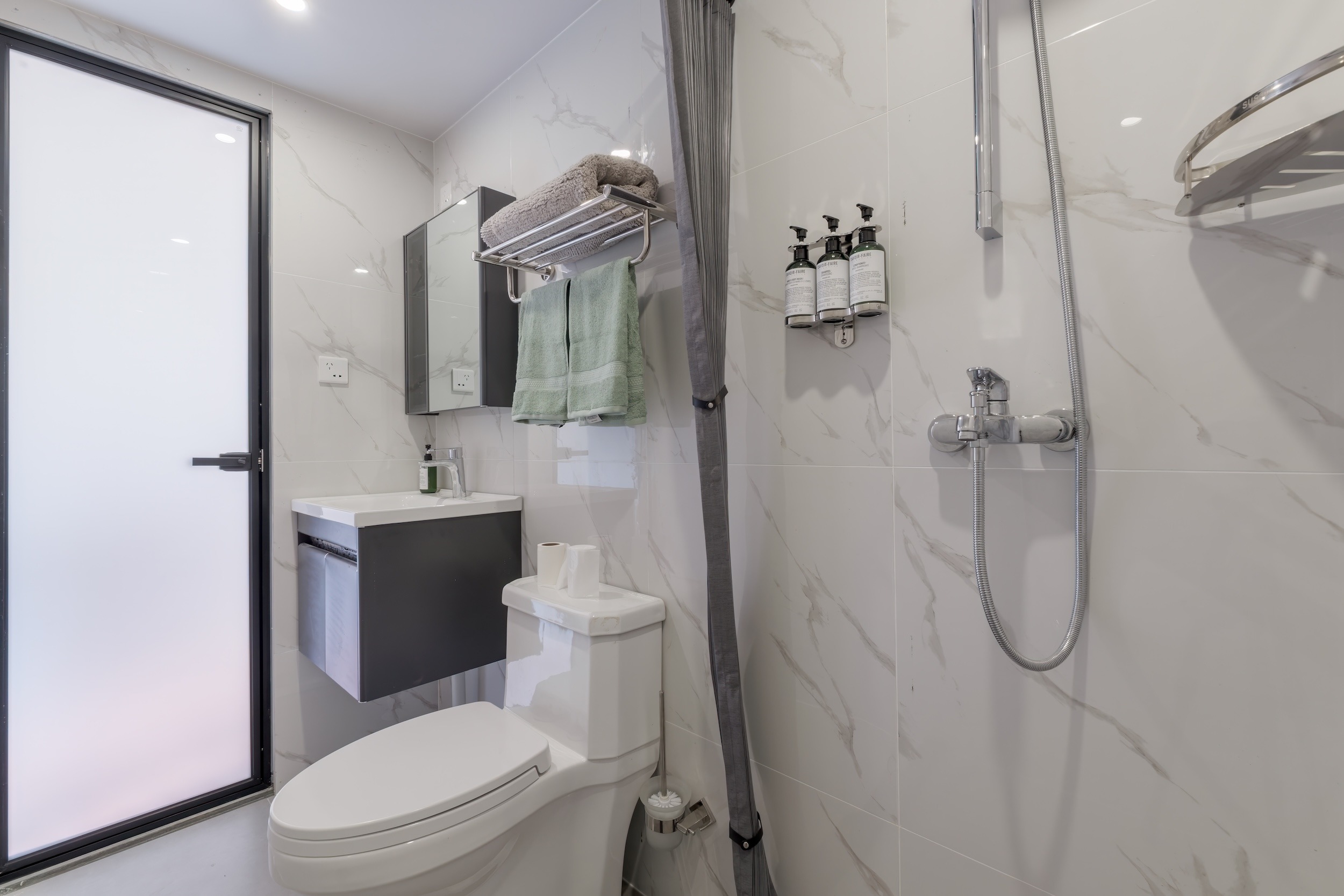 Bathroom in Isobel Dome